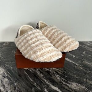 Cozy Cream Fuzzy Slippers